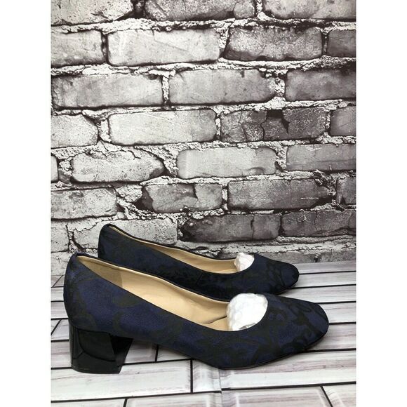 Karl Lagerfeld PARIS Charee Navy Black Floral Fabric Block Heels Women Sz 8M US - Picture 4 of 16